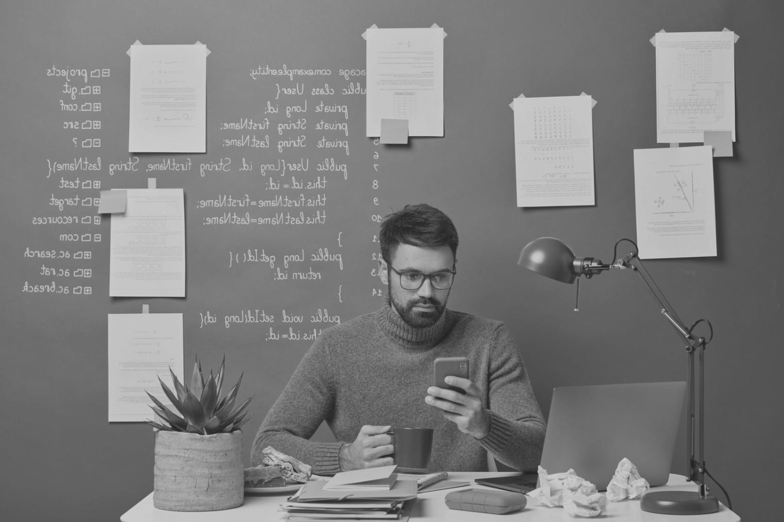 Équipe en session de formation programmation